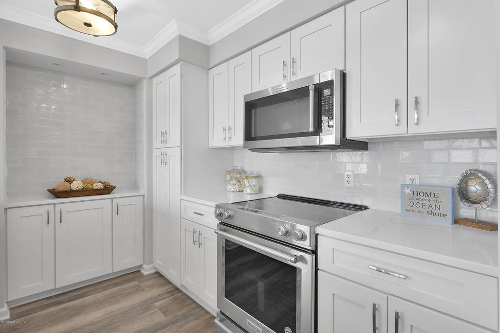 Staged Oceanfront Kitchen