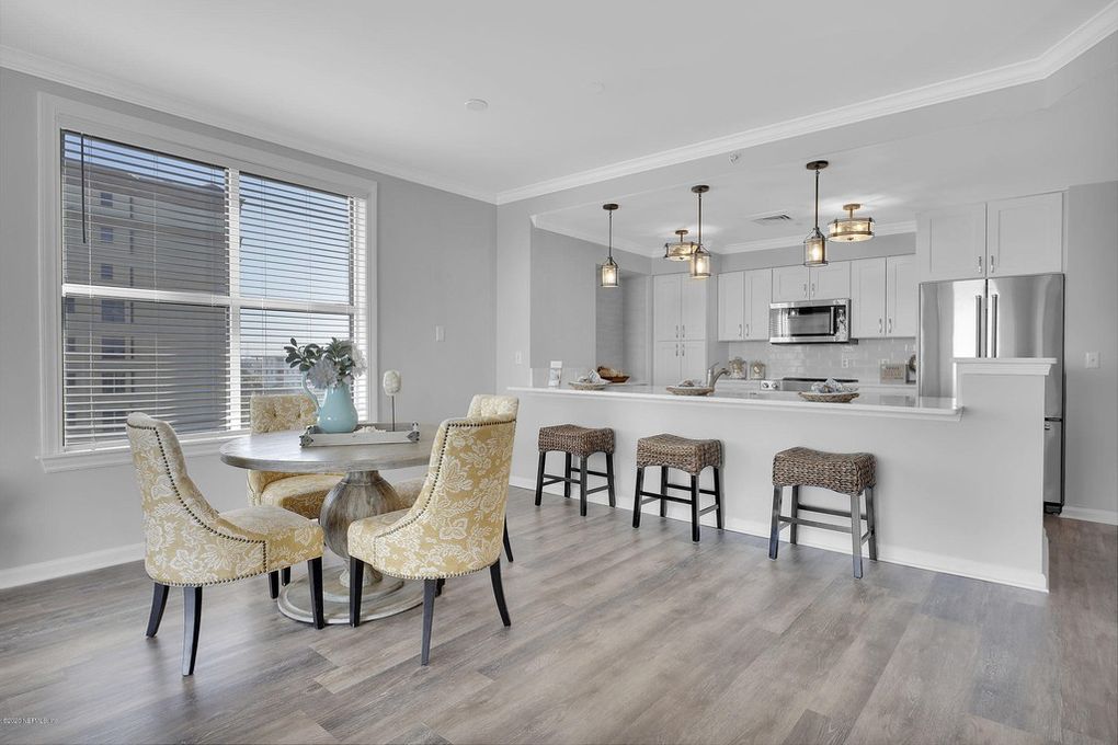 Staged Oceanfront Diningroom